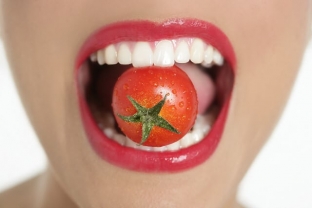 bezuprechnaya-molodost-i-siyanie-kozhi-s-tomatom-ella-perfect-ot-ella-bach-frantsiya