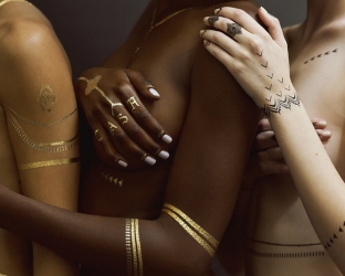 foto-flesh-tatu-vremennye-tatuirovki-pod-pritselom-fotoob-ektiva