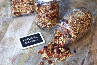 granola-poleznyj-zavtrak-kotoryj-normaliziruet-rabotu-zhkt