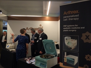 novinki-amwc-2015-dvojnoj-shprits-arthrex-acp-double-syringe
