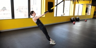podvesnoj-trening-trx-uprazhneniya-dlya-podtyazhki-vsego-tela