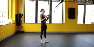 podvesnoj-trening-trx-uprazhneniya-dlya-podtyazhki-vsego-tela