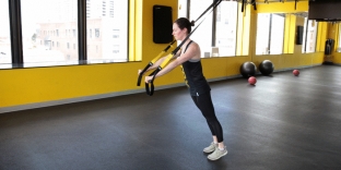 podvesnoj-trening-trx-uprazhneniya-dlya-podtyazhki-vsego-tela