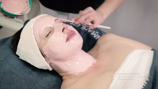 poshagovyj-protokol-provedeniya-professionalnoj-omolazhivayushchej-protsedury-premium-prestizh-ot-simone-mahler
