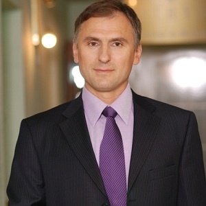 sekrety-bogin-raskryvaet-genij-plasticheskoj-khirurgii-pavel-denishchuk